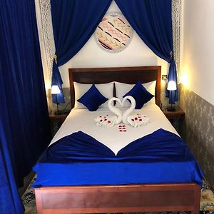 Camera con letto king size